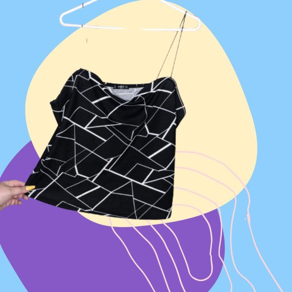 Plus Black and White Geometric Crop Top - Picture 4 of 4